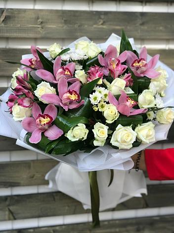 Букет цветов из: Розы и Хризантемы в Подгородней Покровке
