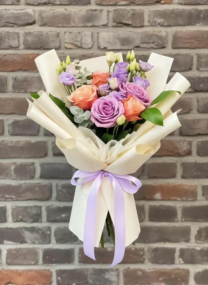 Букет цветов из: Лизиантусы и Розы в Подгородней Покровке