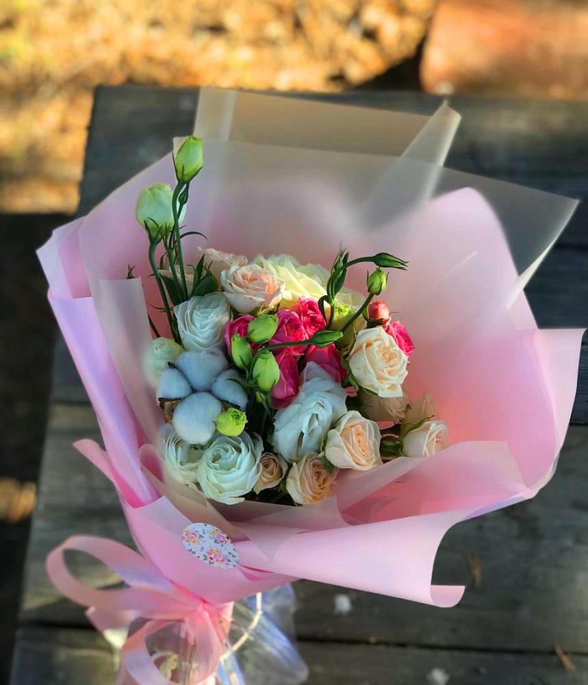 Букет цветов из: Розы и Лизиантусы в Подгородней Покровке